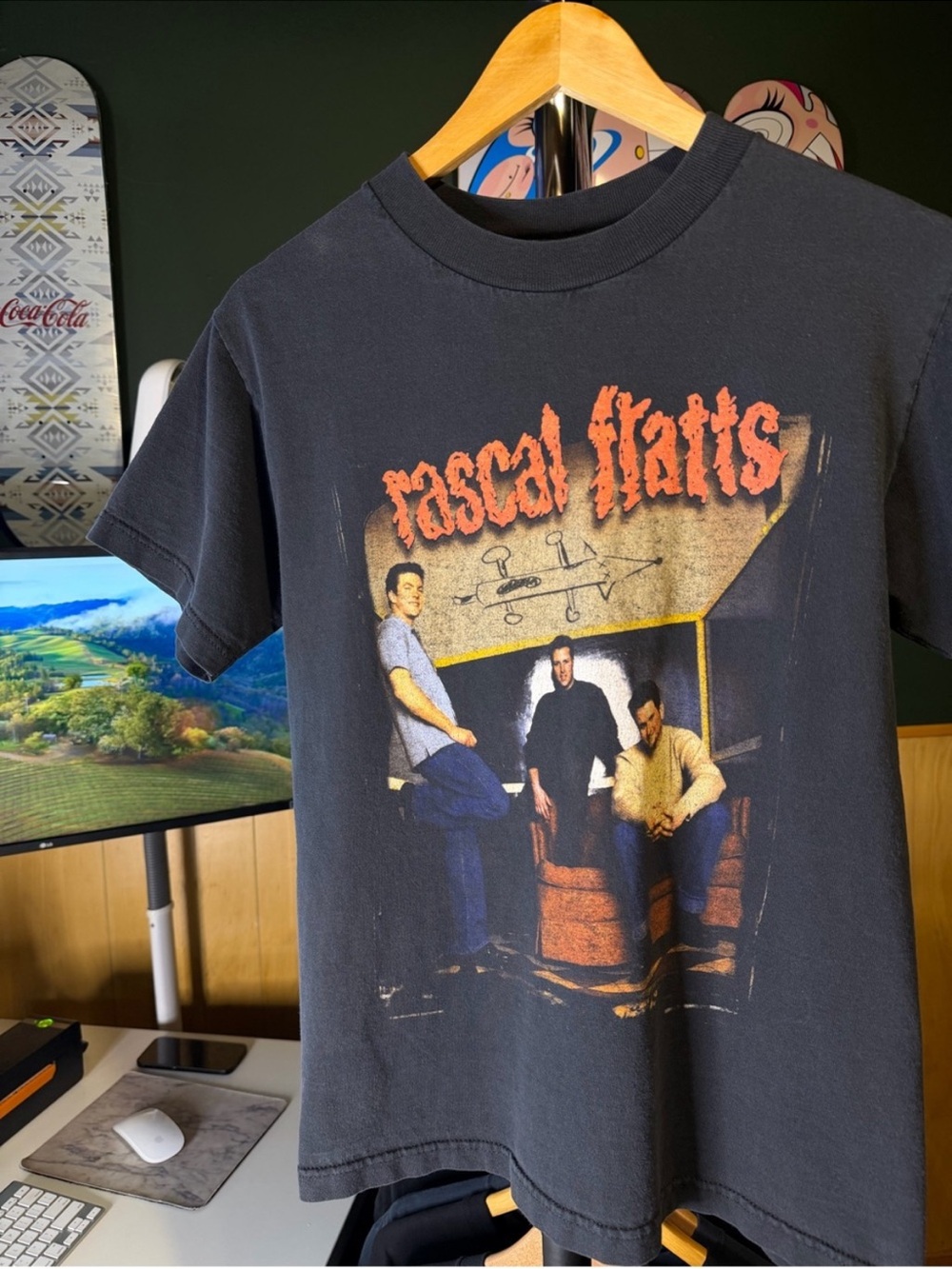 Vintage Rascal Flatts Graphic Band T-Shirt Black Size Small
Y2K Country